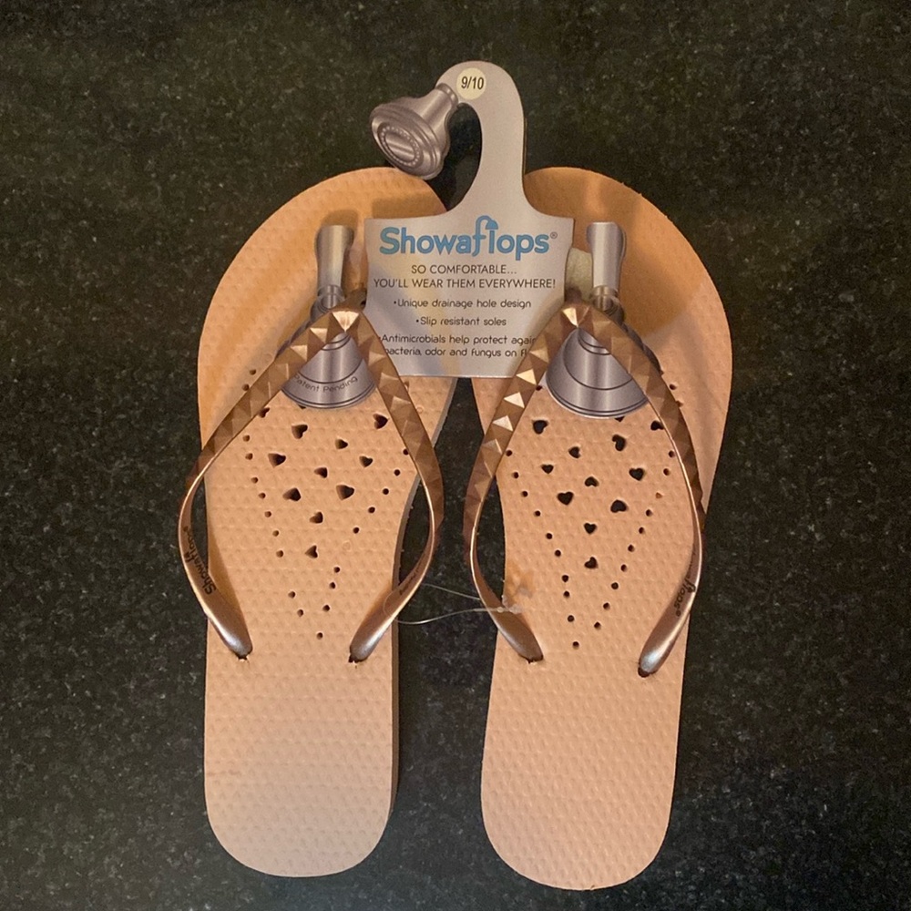 NEW! Showaflops Size 9/10 Beige Pink Flip Flops